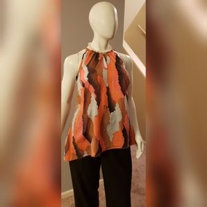 Sleeveless, fashionable multi-colored shirt